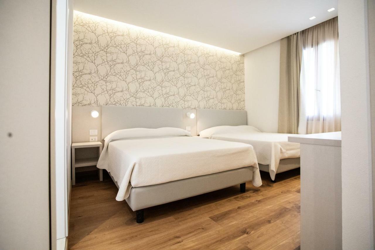 Feel Good Hotell Rimini Exteriör bild